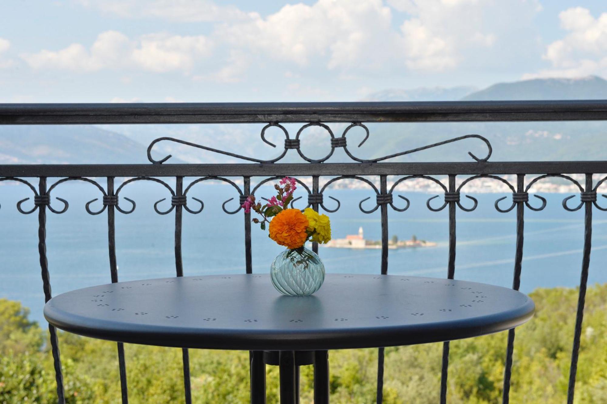 Villa Vista Azzurra Tivat Ngoại thất bức ảnh